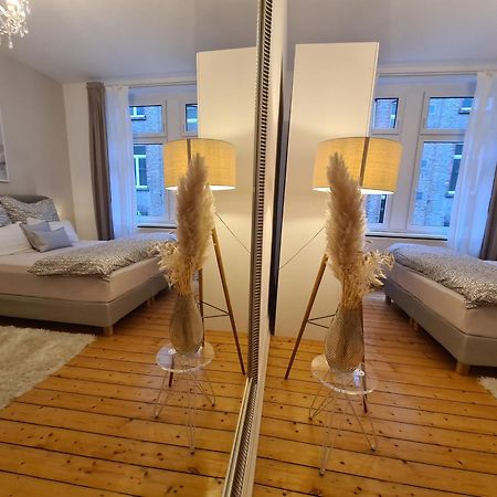 Home Away From Home Stylish Central Netflix Kitchen Wiesbaden Buitenkant foto
